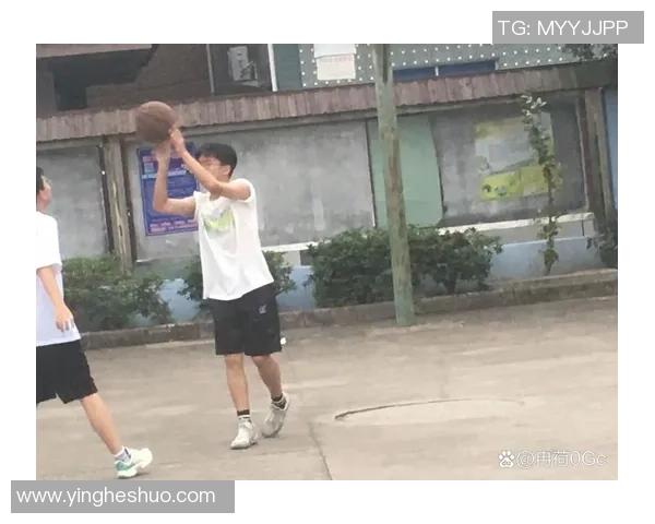 回忆青春岁月中的篮球梦与激情四溢的赛场瞬间